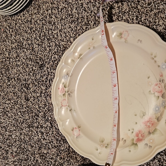 Pfaltzgraff TEA ROSE Dinner Plates Dinnerware set 2 - Picture 5 of 5